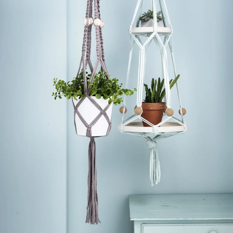 macramé plantenhangers met hout