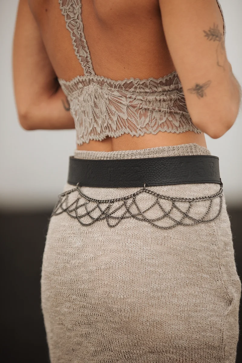 Neva leather chain belt