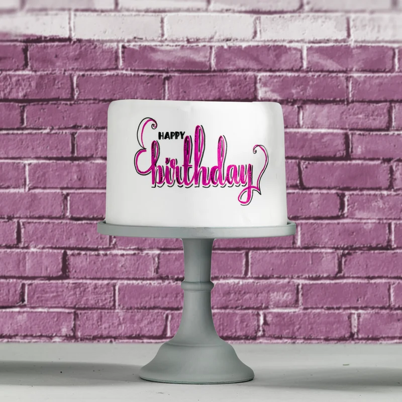 verjaardagstaart versierd met handlettering