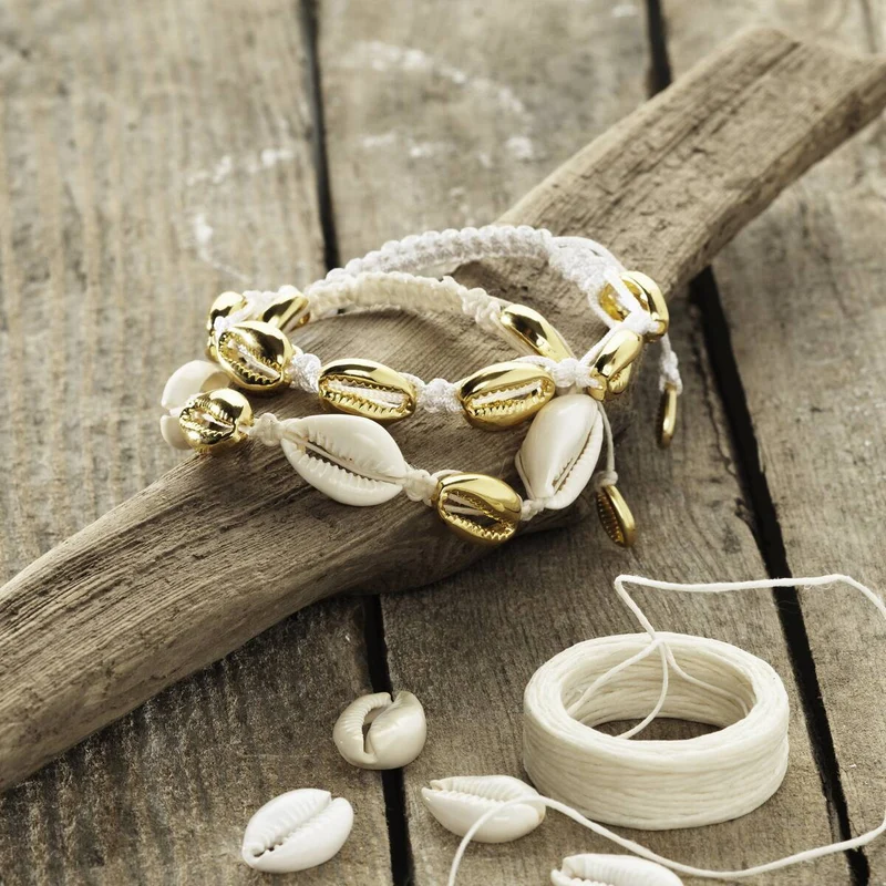 macramé armbandjes met schelpen