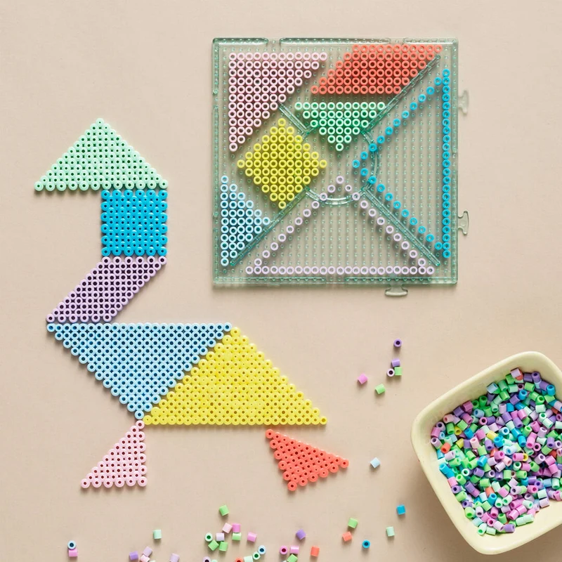 een tangram van strijkkralen